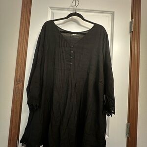 Avenue Black Top with Lace Accents ( NWOT )